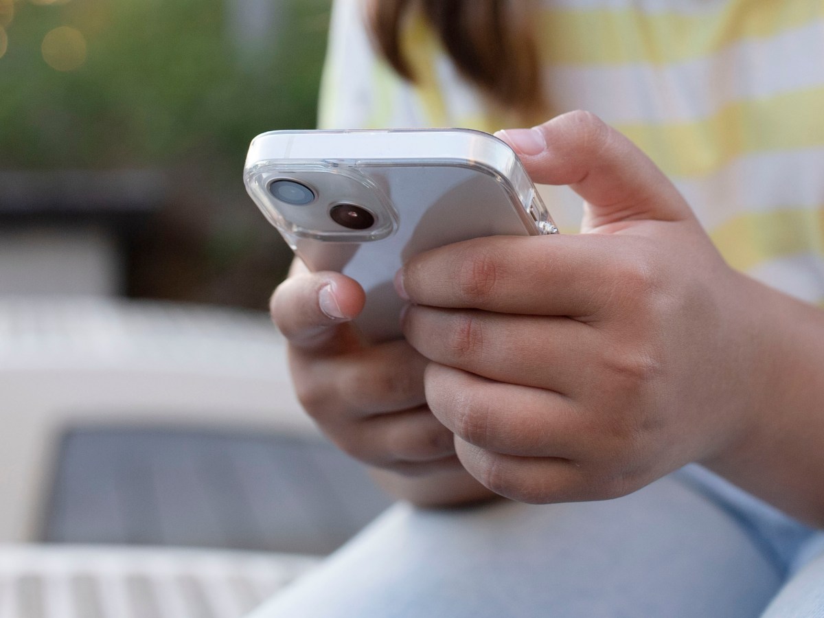 Vermont just became the latest state to ban cellphones in the classroom. What does that mean for schools?